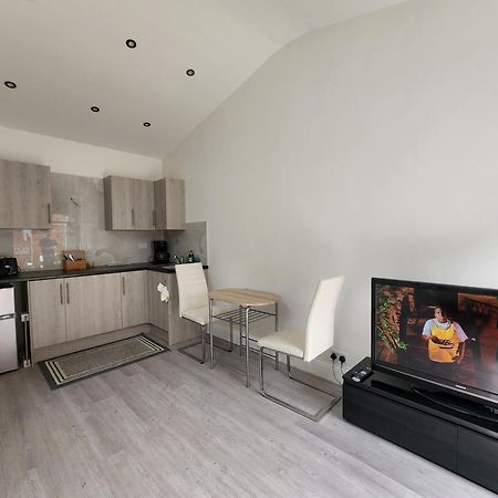 Ilford Town Centre Studio Екстериор снимка