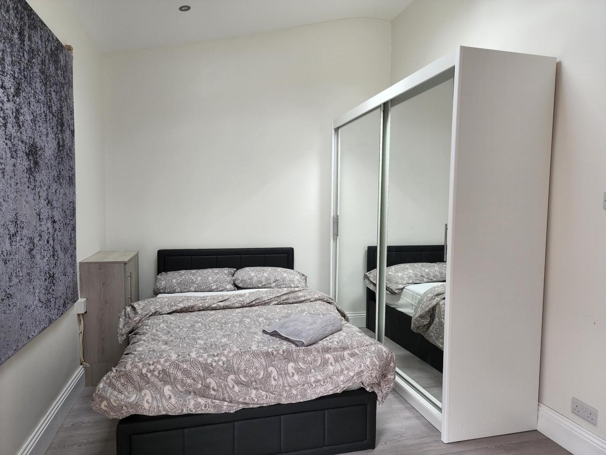 Ilford Town Centre Studio Екстериор снимка